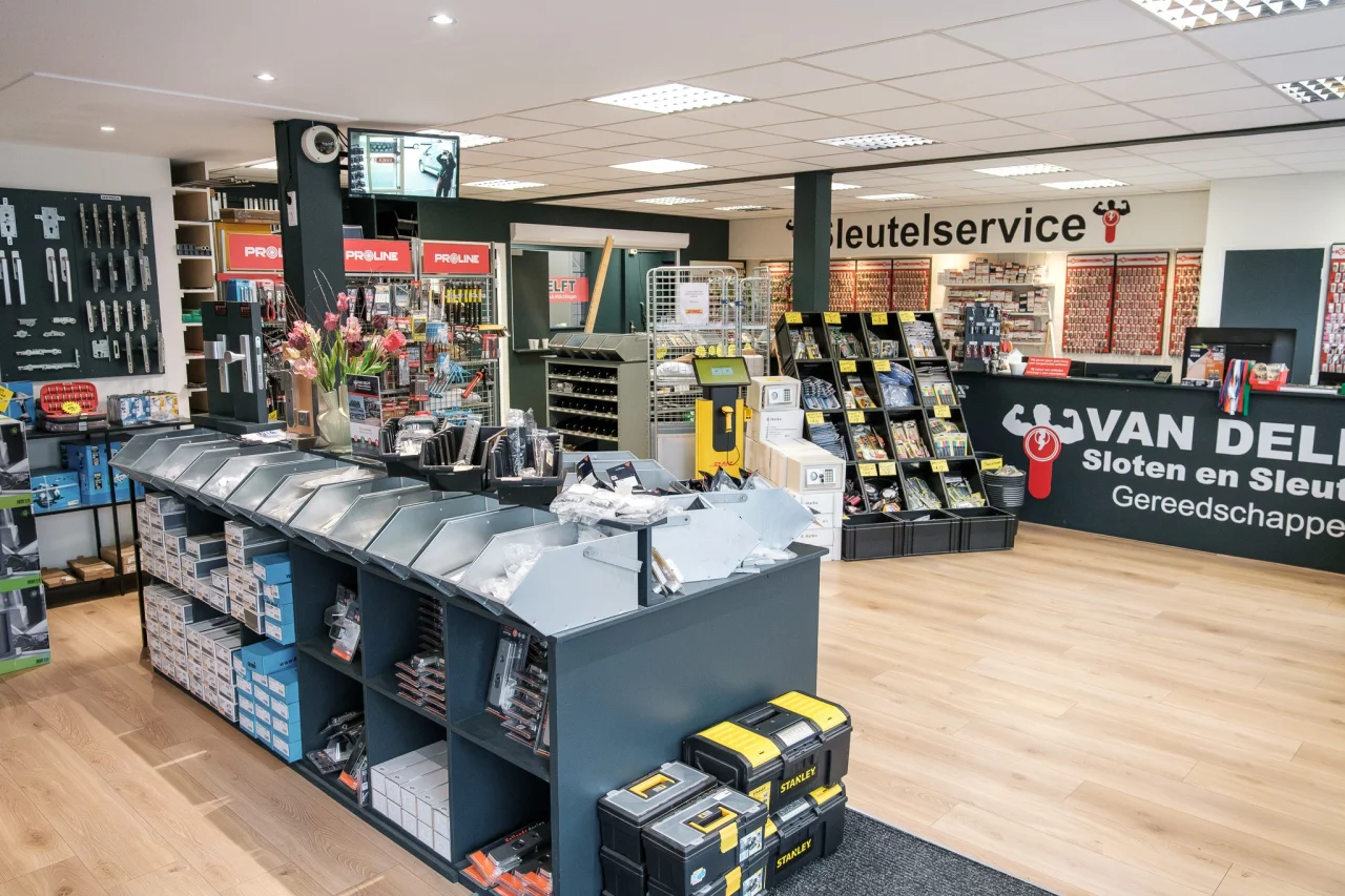 Van Delft Slotenmaker winkel binnen.webp