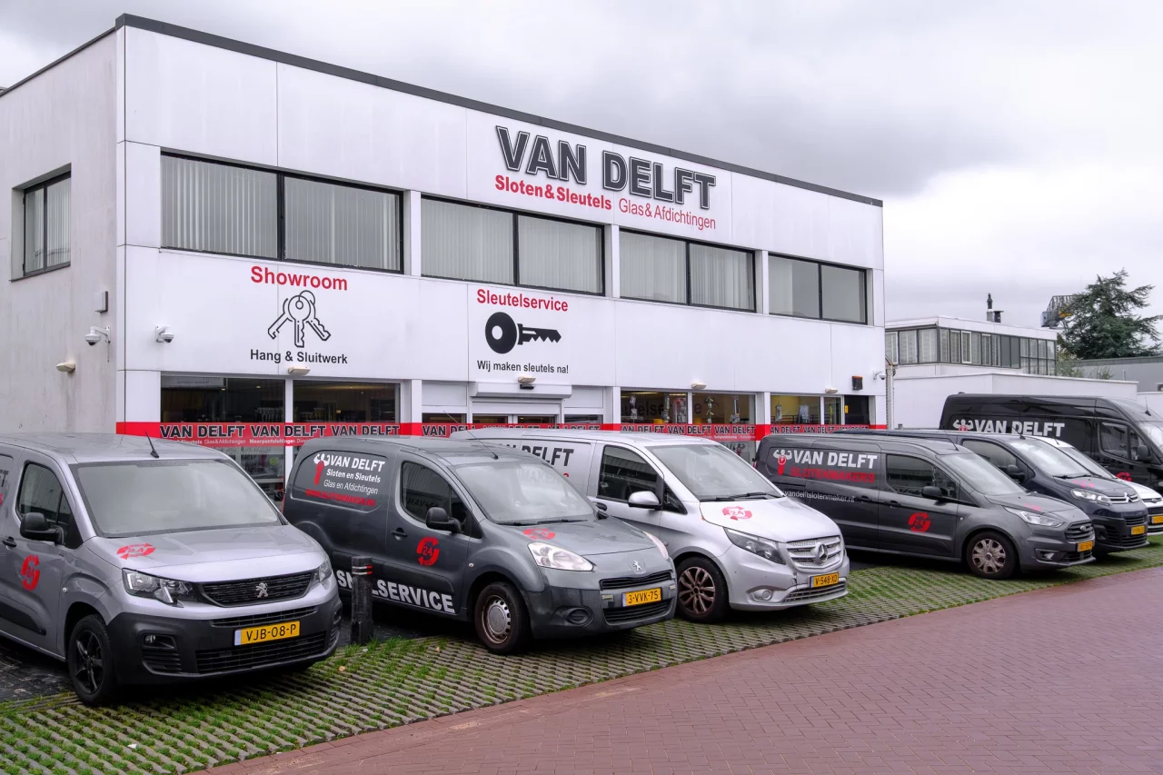 Van Delft Slotenmaker vestiging en bussen.webp