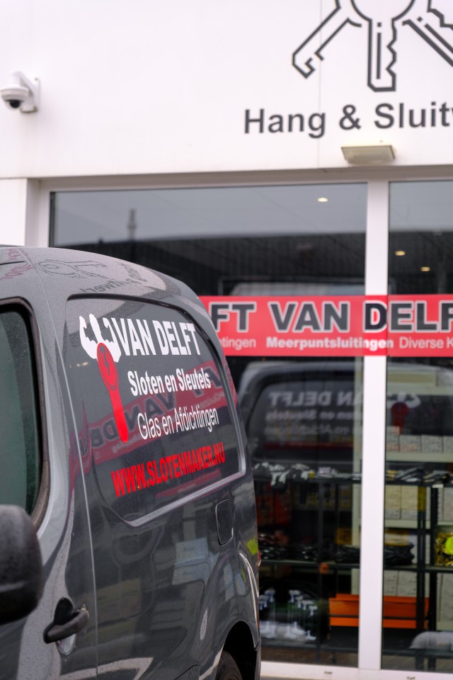 Van Delft Hang en Sluitwerk.jpg